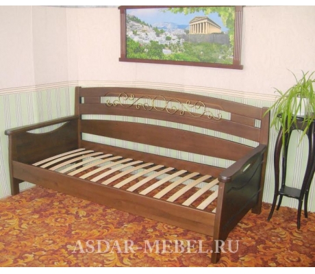 Деревянная кровать для дачи Луи с ковкой