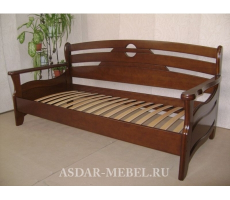 Деревянная кровать для дачи Луи