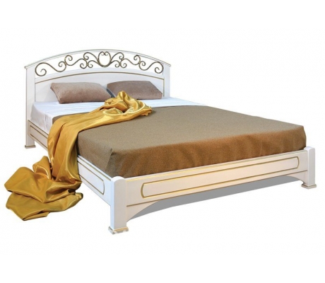 Деревянная кровать для дачи Омега с ковкой