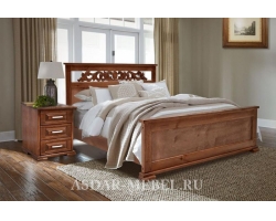 Деревянная двуспальная кровать Лира с резьбой